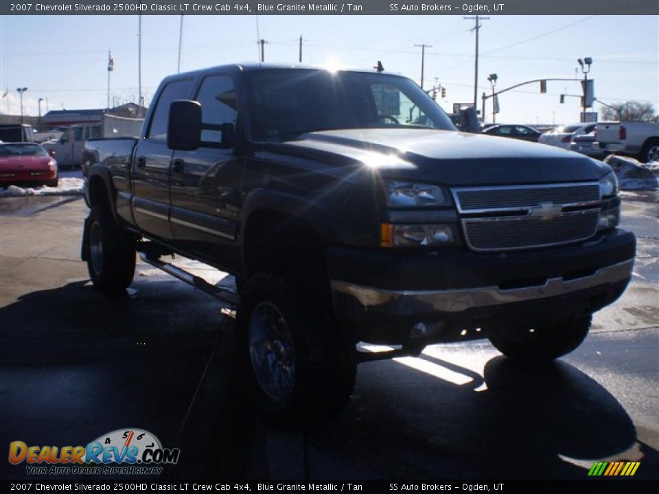 2007 Chevrolet Silverado 2500HD Classic LT Crew Cab 4x4 Blue Granite Metallic / Tan Photo #4