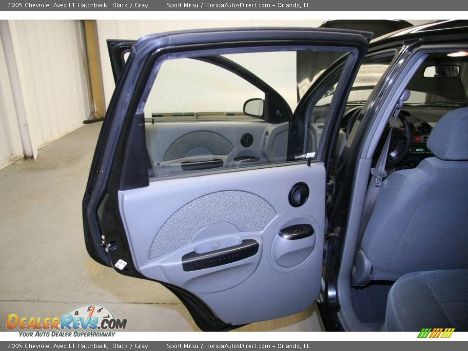 2005 Chevrolet Aveo LT Hatchback Black / Gray Photo #24