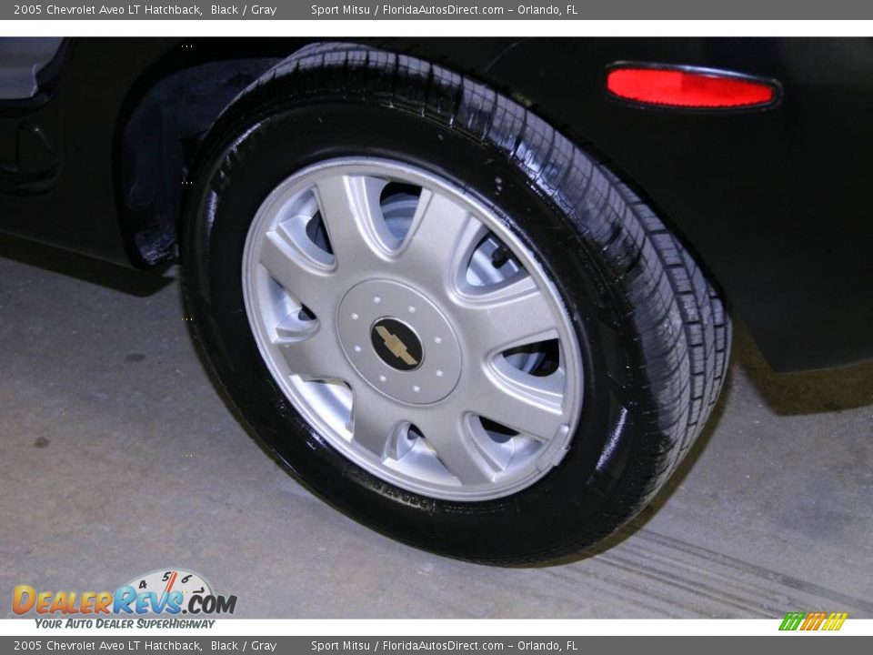 2005 Chevrolet Aveo LT Hatchback Black / Gray Photo #29