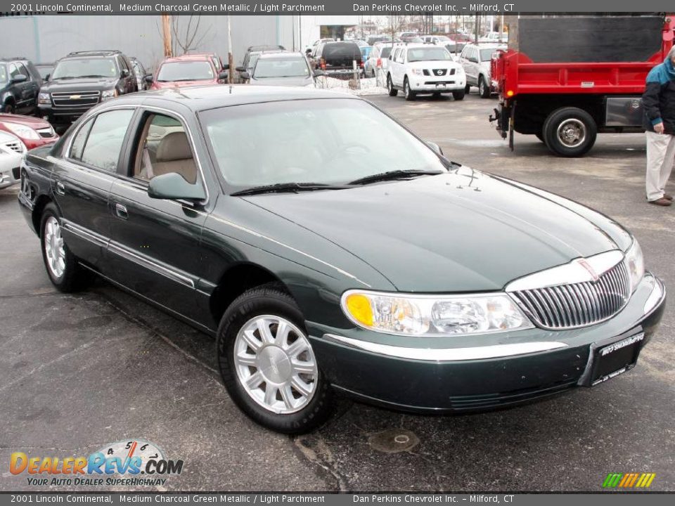 2001 Lincoln Continental Medium Charcoal Green Metallic / Light Parchment Photo #3