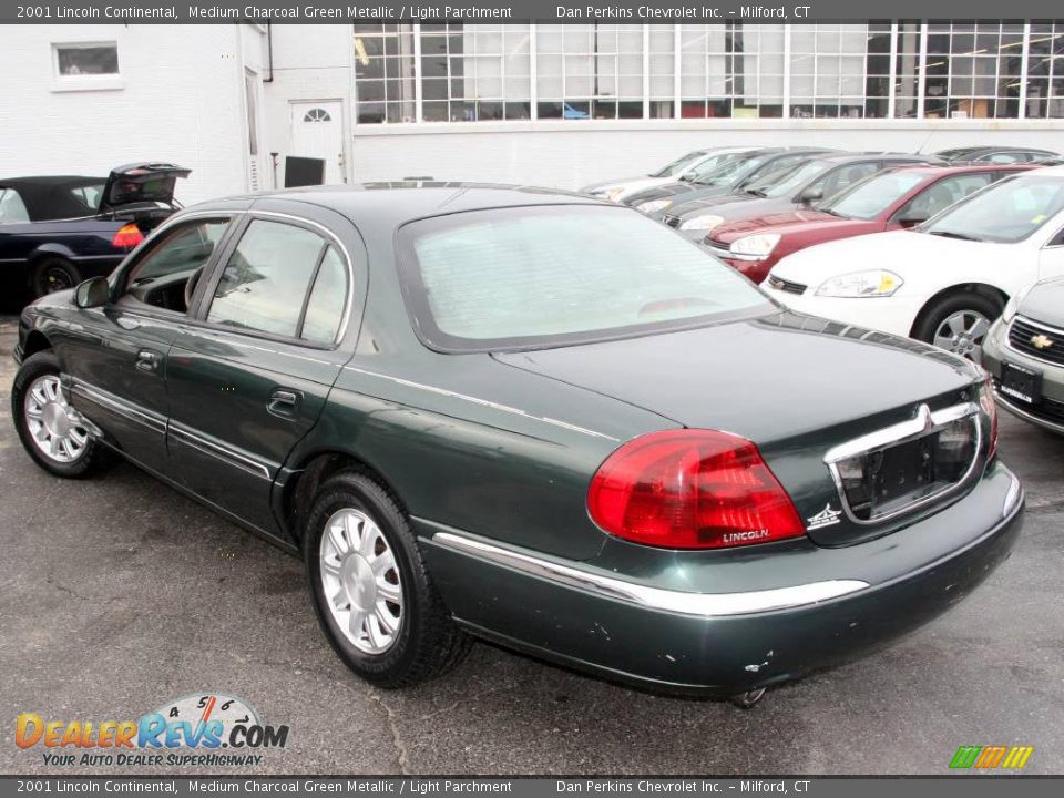 2001 Lincoln Continental Medium Charcoal Green Metallic / Light Parchment Photo #7