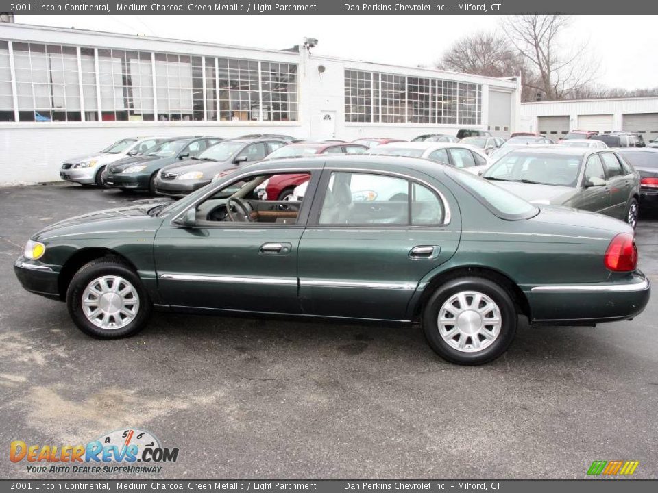 2001 Lincoln Continental Medium Charcoal Green Metallic / Light Parchment Photo #8