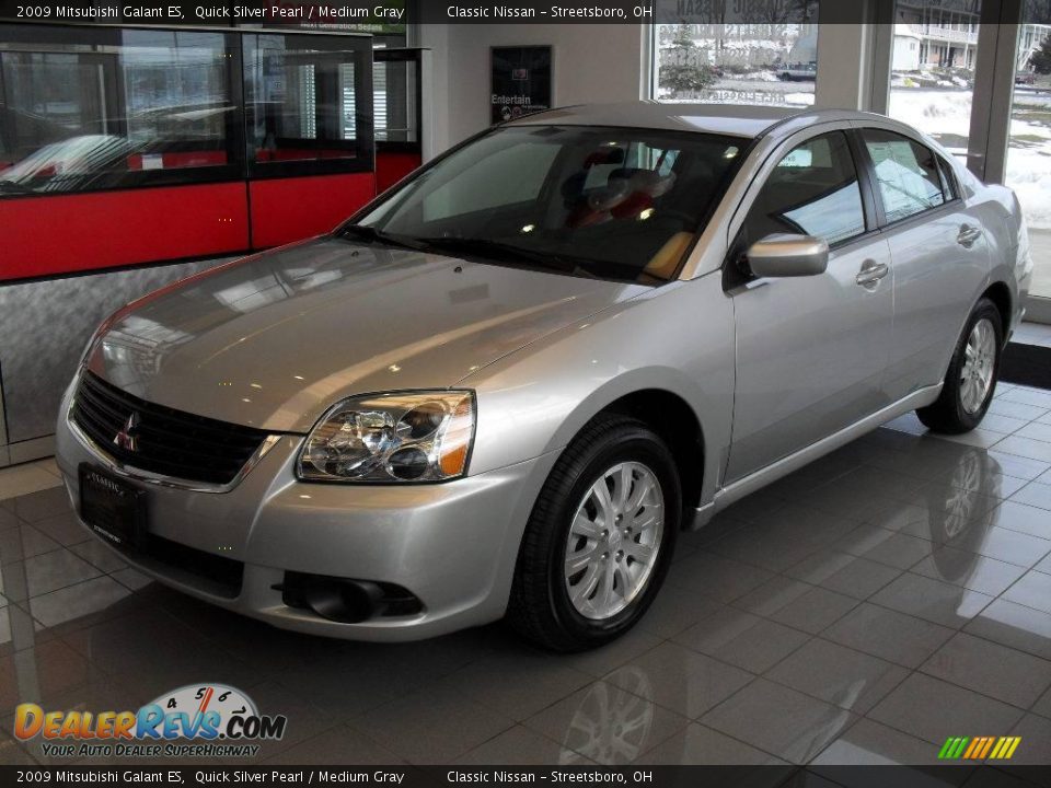 2009 Mitsubishi Galant ES Quick Silver Pearl / Medium Gray Photo #1