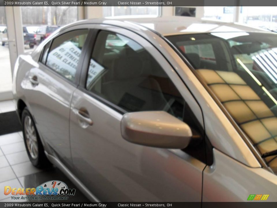 2009 Mitsubishi Galant ES Quick Silver Pearl / Medium Gray Photo #11