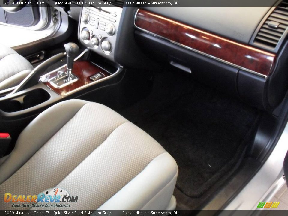 2009 Mitsubishi Galant ES Quick Silver Pearl / Medium Gray Photo #16