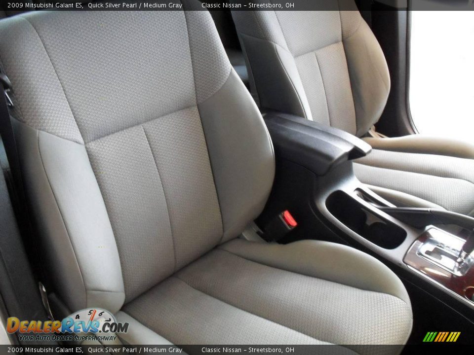 2009 Mitsubishi Galant ES Quick Silver Pearl / Medium Gray Photo #17