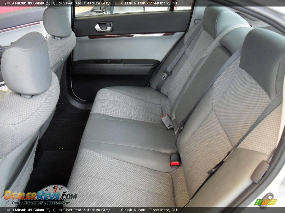 2009 Mitsubishi Galant ES Quick Silver Pearl / Medium Gray Photo #18