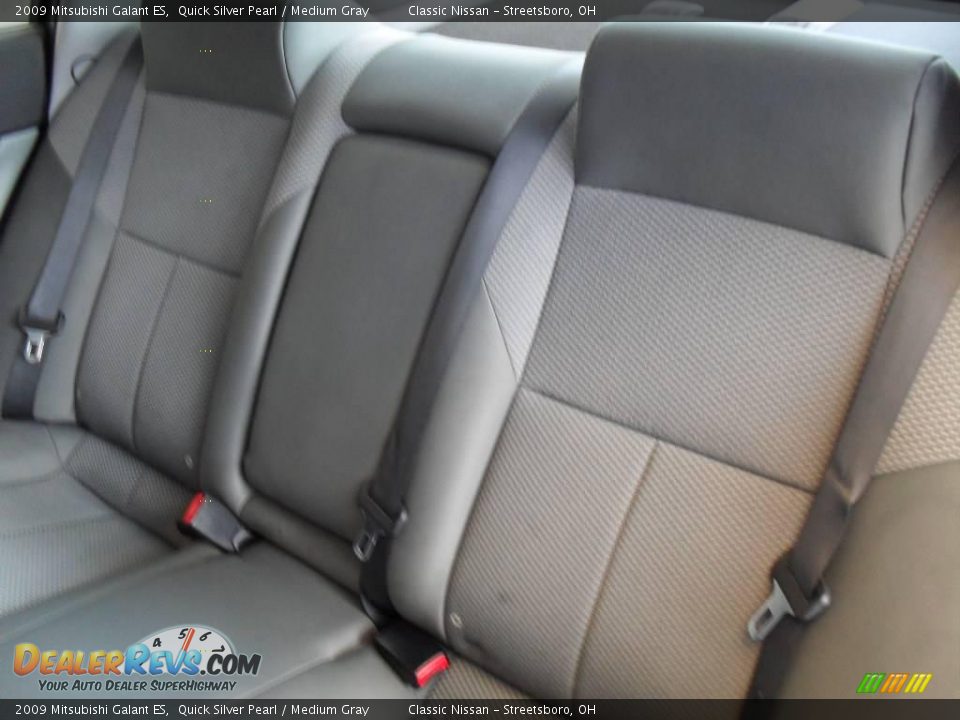 2009 Mitsubishi Galant ES Quick Silver Pearl / Medium Gray Photo #19