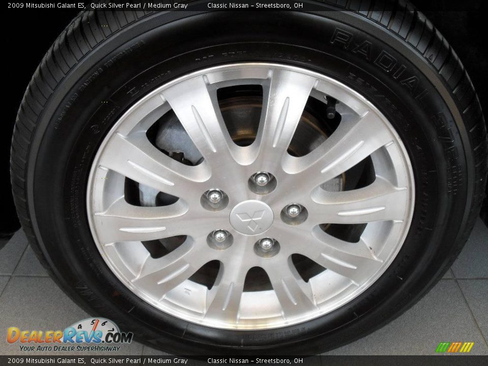 2009 Mitsubishi Galant ES Quick Silver Pearl / Medium Gray Photo #30