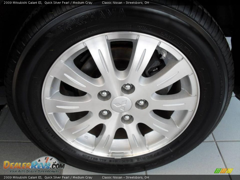 2009 Mitsubishi Galant ES Quick Silver Pearl / Medium Gray Photo #31