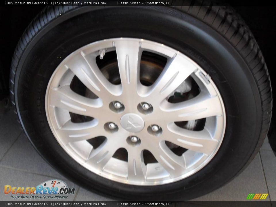 2009 Mitsubishi Galant ES Quick Silver Pearl / Medium Gray Photo #33