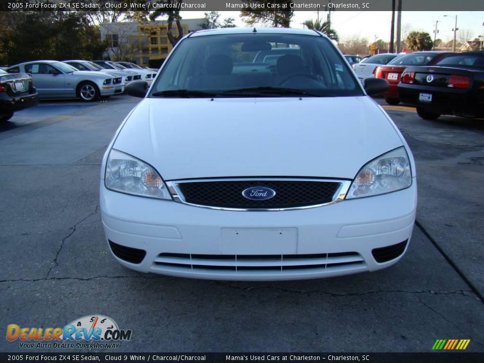 2005 Ford Focus ZX4 SE Sedan Cloud 9 White / Charcoal/Charcoal Photo #3