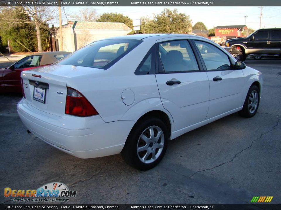 2005 Ford Focus ZX4 SE Sedan Cloud 9 White / Charcoal/Charcoal Photo #6