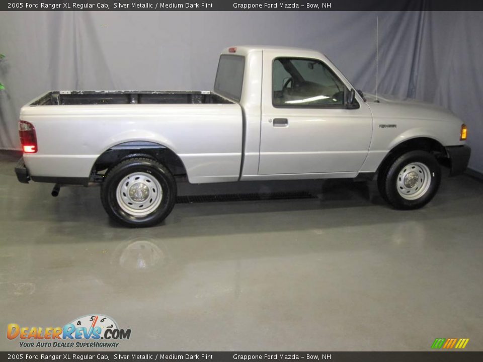 2005 Ford Ranger XL Regular Cab Silver Metallic / Medium Dark Flint Photo #4