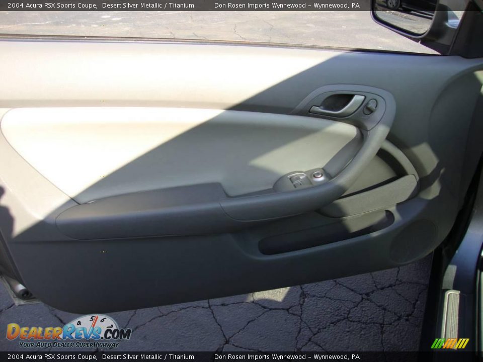 2004 Acura RSX Sports Coupe Desert Silver Metallic / Titanium Photo #13