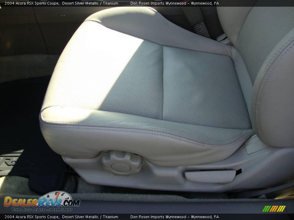 2004 Acura RSX Sports Coupe Desert Silver Metallic / Titanium Photo #15