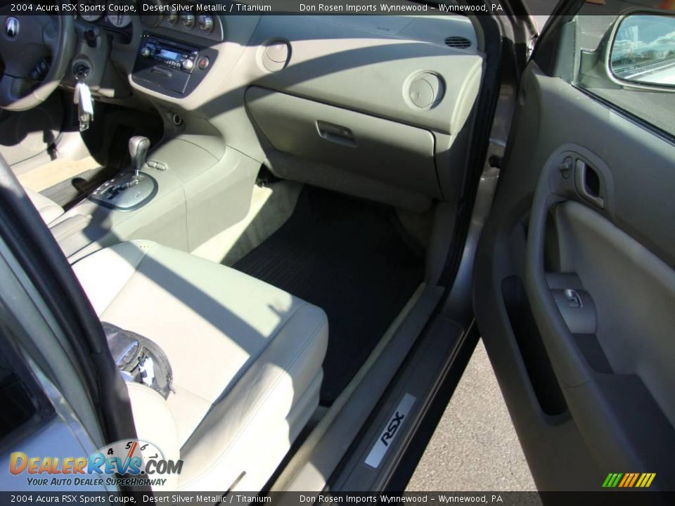 2004 Acura RSX Sports Coupe Desert Silver Metallic / Titanium Photo #17