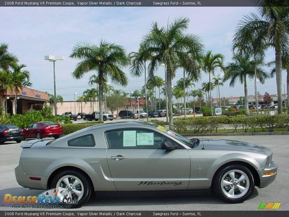 2008 Ford Mustang V6 Premium Coupe Vapor Silver Metallic / Dark Charcoal Photo #2