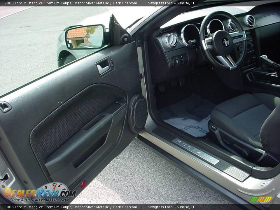 2008 Ford Mustang V6 Premium Coupe Vapor Silver Metallic / Dark Charcoal Photo #9