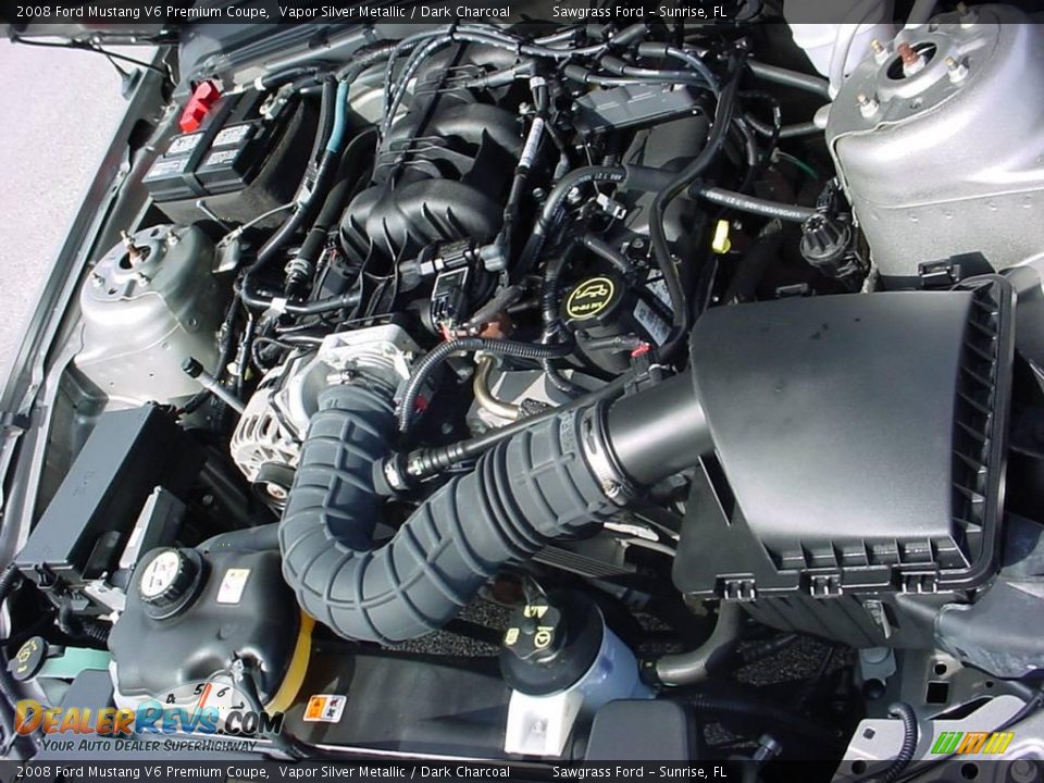2008 Ford Mustang V6 Premium Coupe Vapor Silver Metallic / Dark Charcoal Photo #15