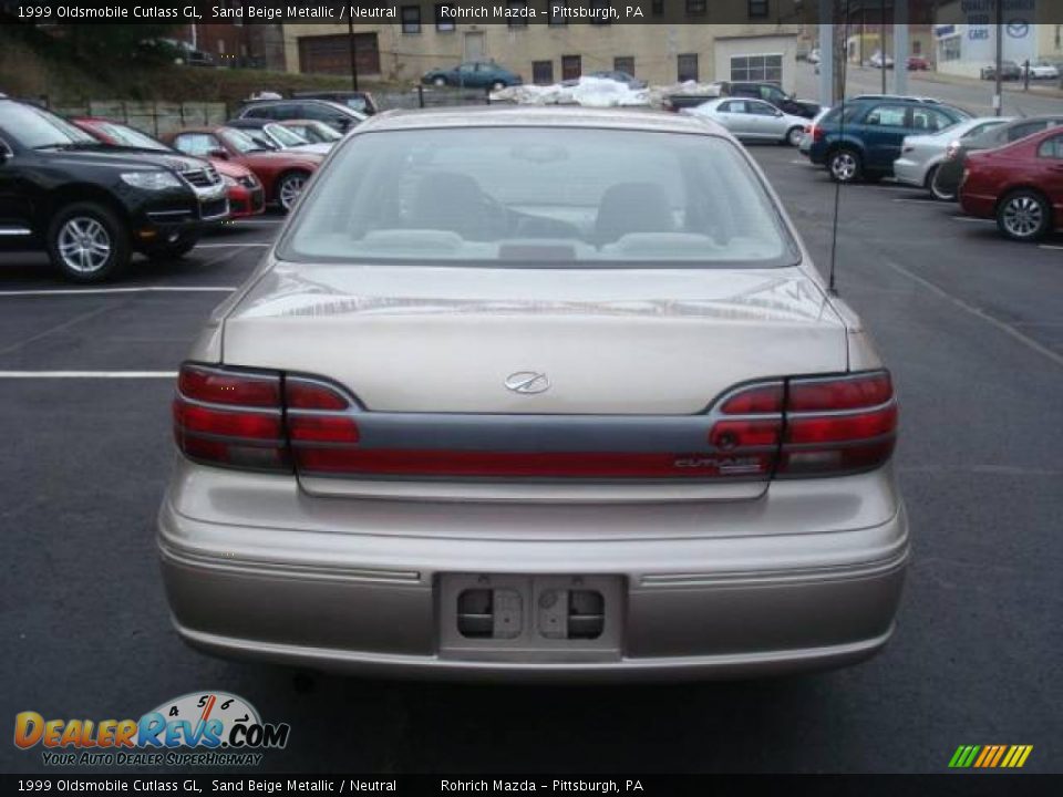 1999 Oldsmobile Cutlass GL Sand Beige Metallic / Neutral Photo #4