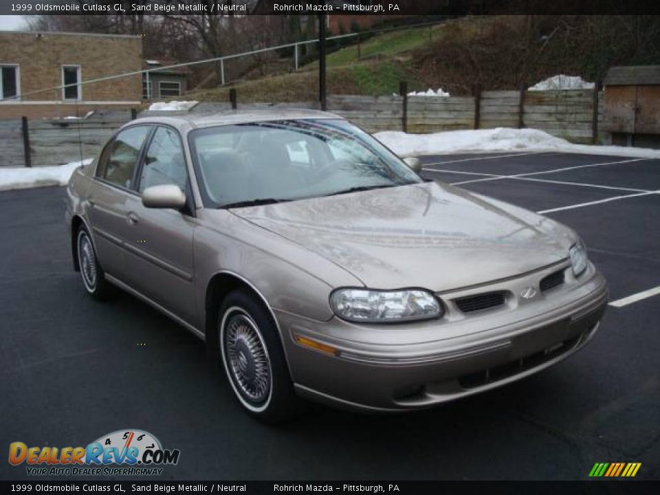 1999 Oldsmobile Cutlass GL Sand Beige Metallic / Neutral Photo #7