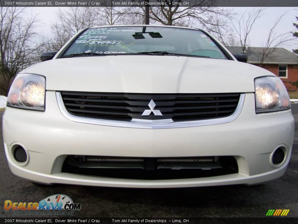 2007 Mitsubishi Galant ES Dover White Pearl / Gray Photo #2