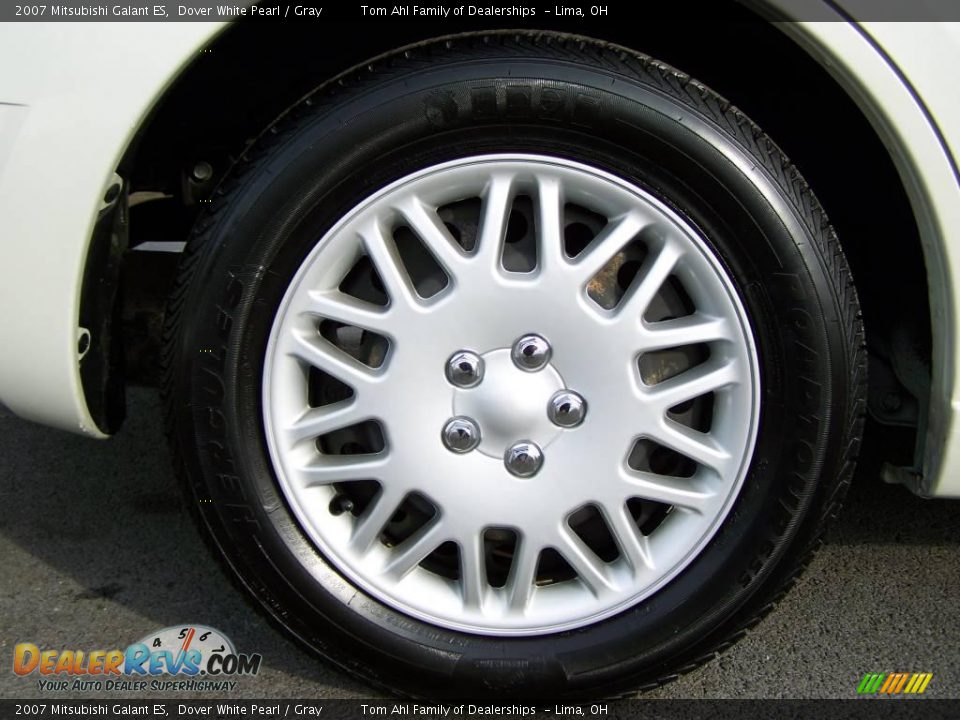 2007 Mitsubishi Galant ES Dover White Pearl / Gray Photo #7