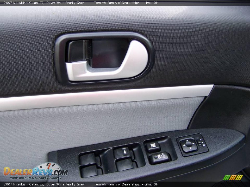 2007 Mitsubishi Galant ES Dover White Pearl / Gray Photo #9