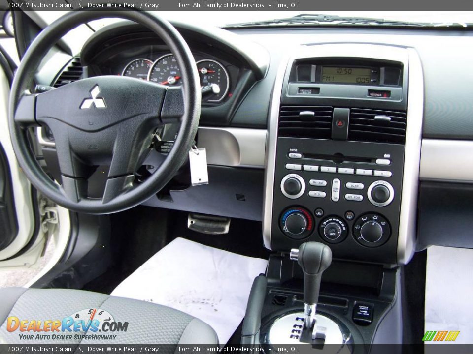 2007 Mitsubishi Galant ES Dover White Pearl / Gray Photo #13