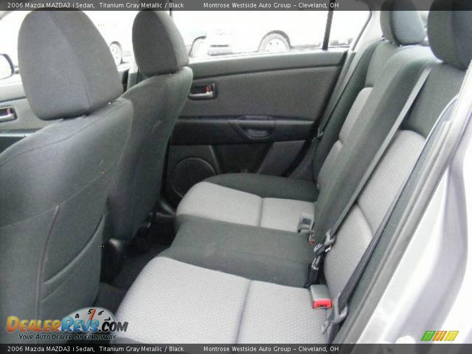 2006 Mazda MAZDA3 i Sedan Titanium Gray Metallic / Black Photo #11