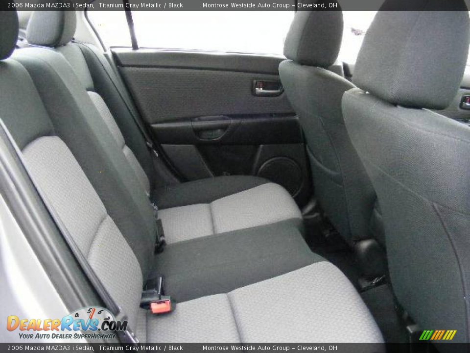 2006 Mazda MAZDA3 i Sedan Titanium Gray Metallic / Black Photo #12