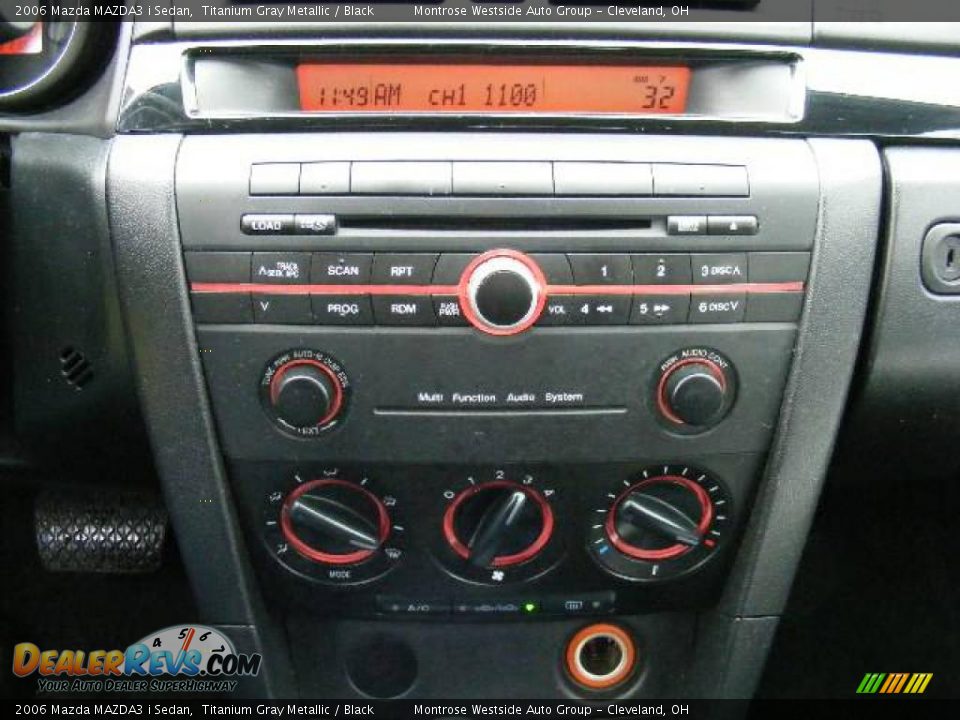 2006 Mazda MAZDA3 i Sedan Titanium Gray Metallic / Black Photo #19