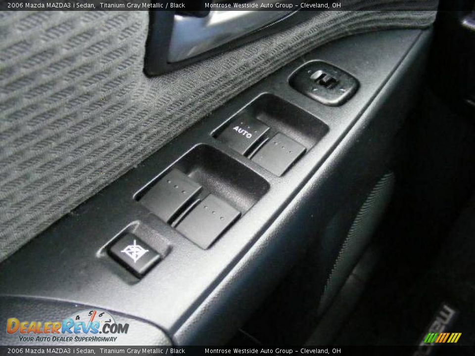 2006 Mazda MAZDA3 i Sedan Titanium Gray Metallic / Black Photo #23