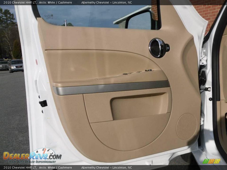 2010 Chevrolet HHR LT Arctic White / Cashmere Photo #7