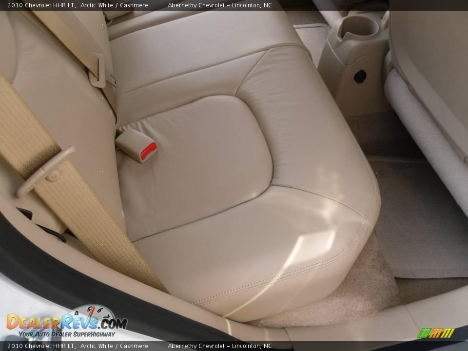 2010 Chevrolet HHR LT Arctic White / Cashmere Photo #12