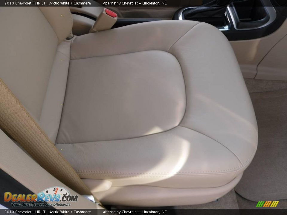 2010 Chevrolet HHR LT Arctic White / Cashmere Photo #13