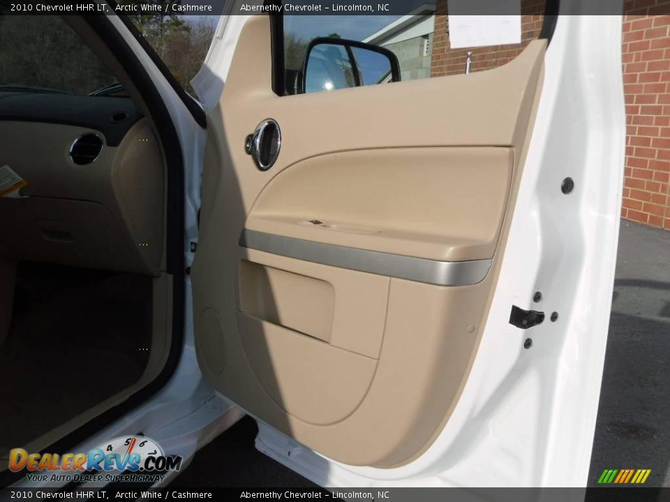 2010 Chevrolet HHR LT Arctic White / Cashmere Photo #15