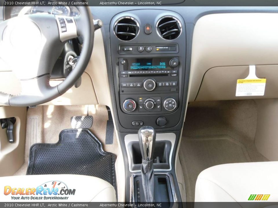 2010 Chevrolet HHR LT Arctic White / Cashmere Photo #20