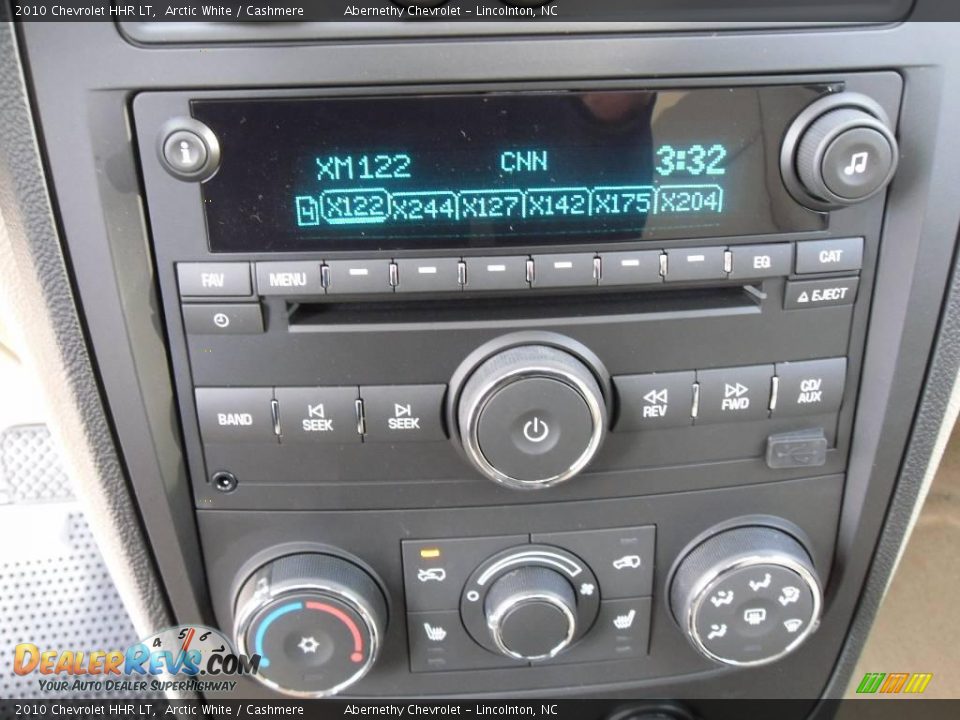 2010 Chevrolet HHR LT Arctic White / Cashmere Photo #24