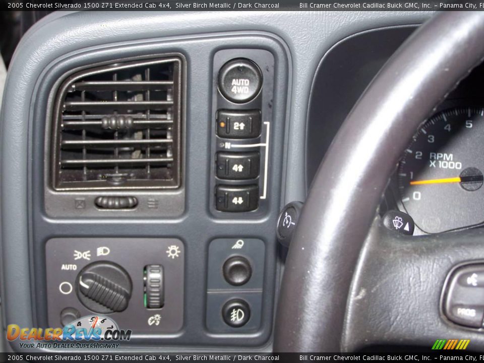 2005 Chevrolet Silverado 1500 Z71 Extended Cab 4x4 Silver Birch Metallic / Dark Charcoal Photo #12