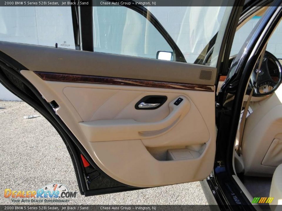 2000 BMW 5 Series 528i Sedan Jet Black / Sand Photo #14