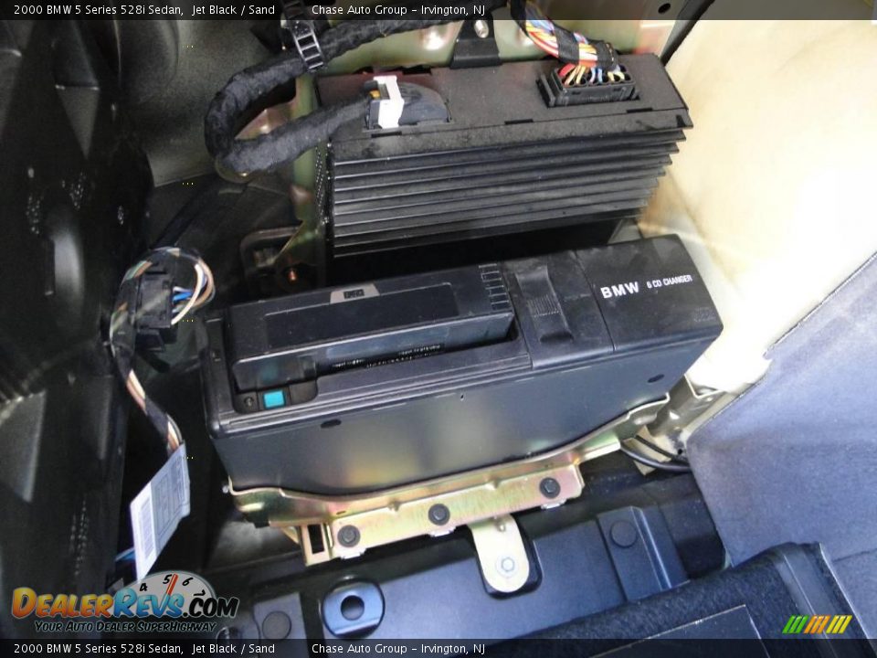 2000 BMW 5 Series 528i Sedan Jet Black / Sand Photo #31