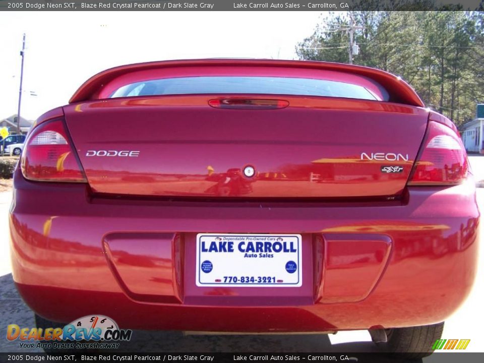 2005 Dodge Neon SXT Blaze Red Crystal Pearlcoat / Dark Slate Gray Photo #10
