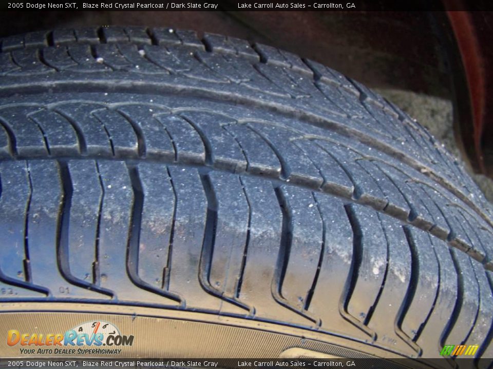 2005 Dodge Neon SXT Blaze Red Crystal Pearlcoat / Dark Slate Gray Photo #34