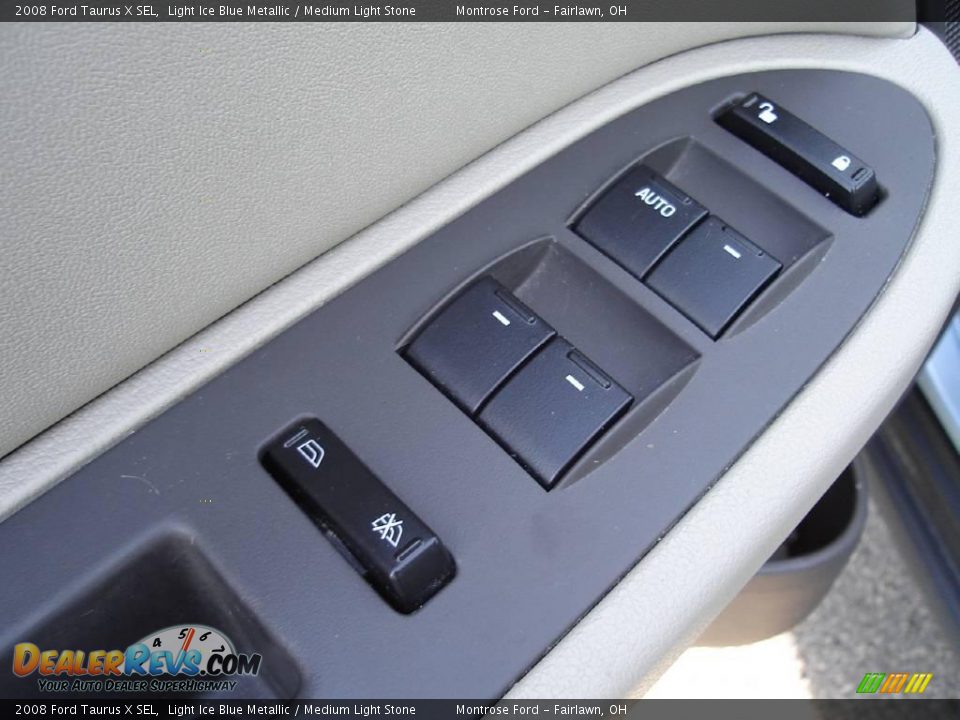 2008 Ford Taurus X SEL Light Ice Blue Metallic / Medium Light Stone Photo #24