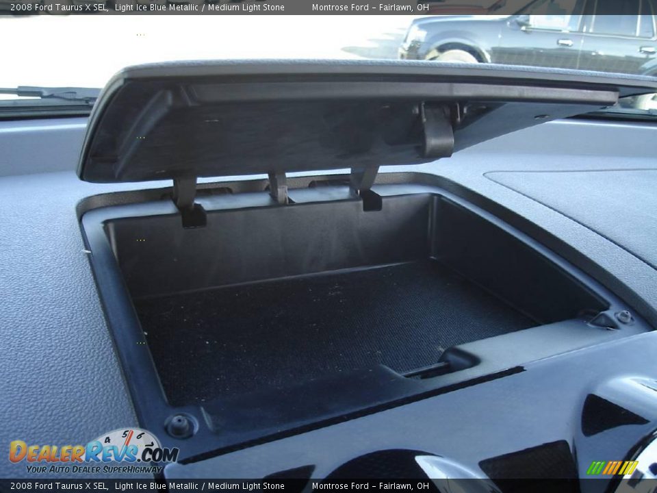 2008 Ford Taurus X SEL Light Ice Blue Metallic / Medium Light Stone Photo #33