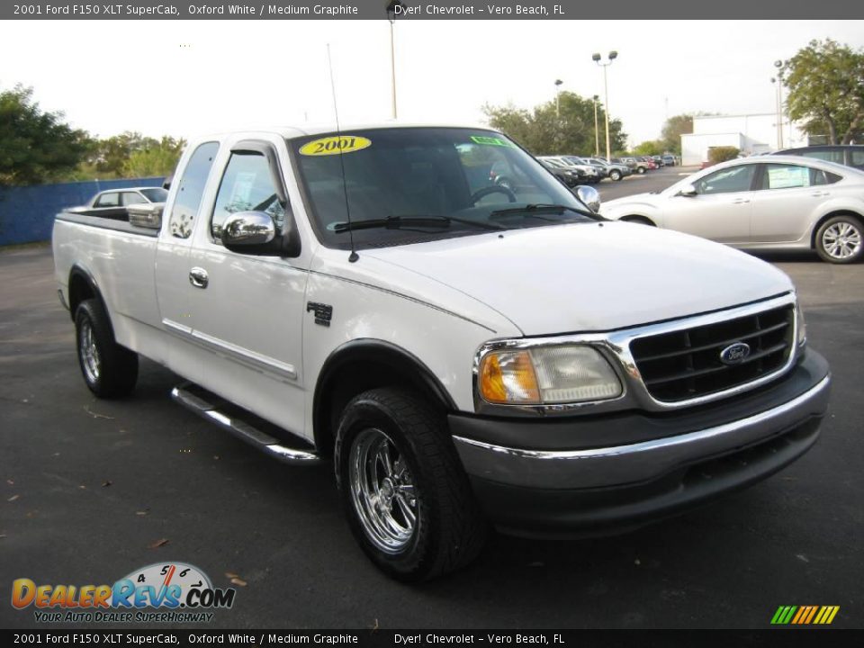 2001 Ford F150 XLT SuperCab Oxford White / Medium Graphite Photo #2