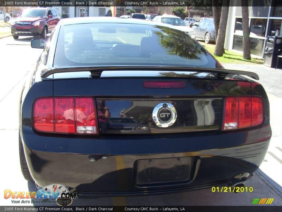 2005 Ford Mustang GT Premium Coupe Black / Dark Charcoal Photo #2