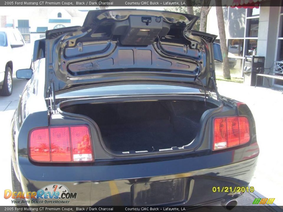 2005 Ford Mustang GT Premium Coupe Black / Dark Charcoal Photo #3